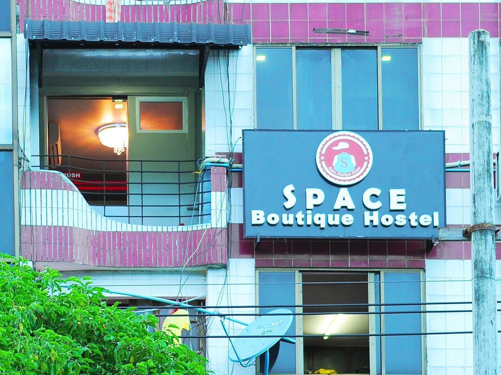 Space Boutique Hostel Rangoon Buitenkant foto